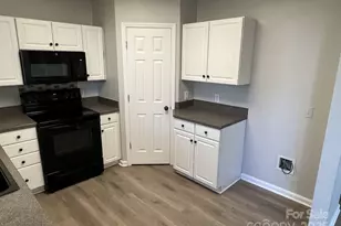 6329 Elderslie Dr, Charlotte, NC 28269 - Photo 12