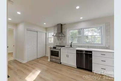 2721 Mayflower Road, Charlotte, NC 28208 - Photo 14