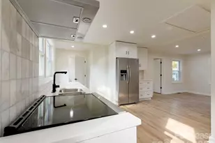 2721 Mayflower Rd, Charlotte, NC 28208 - Photo 16