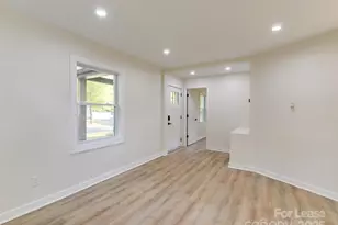 2721 Mayflower Rd, Charlotte, NC 28208 - Photo 8