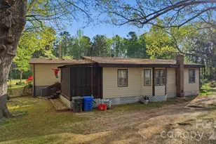 7922 Silver Maple Ln, Mint Hill, NC 28227 - Photo 2