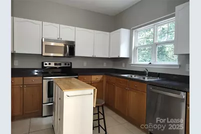 467 Doughton Lane, Charlotte, NC 28217 - Photo 4