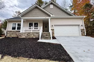 405 Scarlett Oak Ct NE, Lenoir, NC 28605 - Photo 2