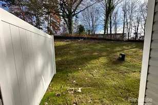 8045 Murray Br Dr, Charlotte, NC 28216 - Photo 18