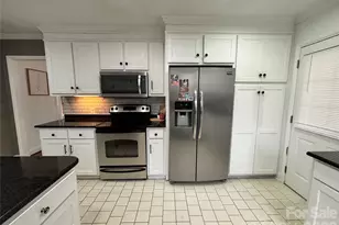 707 W Barr St, Lancaster, SC 29720 - Photo 26