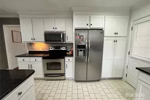 707 W Barr St, Lancaster, SC 29720 - Photo 24