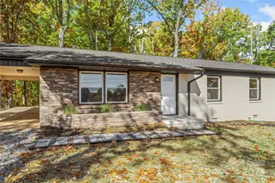 715 7th Ave SE, Hickory, NC 28602 - Photo 2