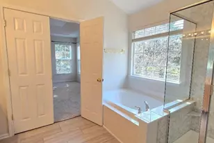 8221 Brookings Dr, Charlotte, NC 28269 - Photo 18