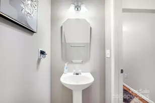 9919 Treeside Ln, Matthews, NC 28105 - Photo 14