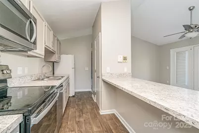 6165 Meadow Rose Lane, Charlotte, NC 28215 - Photo 10