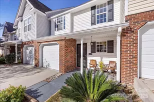 813 Rock Lake Glen, Fort Mill, SC 29715 - Photo 4