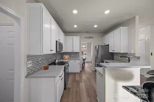 7708 Harrington Woods Rd, Charlotte, NC 28269 - Photo 18