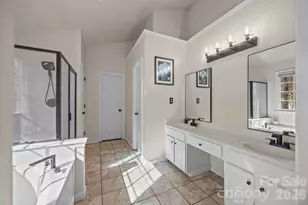 7708 Harrington Woods Rd, Charlotte, NC 28269 - Photo 20