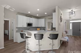 7708 Harrington Woods Rd, Charlotte, NC 28269 - Photo 16