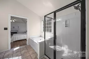 7708 Harrington Woods Rd, Charlotte, NC 28269 - Photo 24