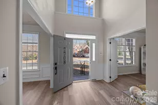 7708 Harrington Woods Rd, Charlotte, NC 28269 - Photo 8