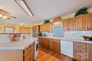 443 Cedarwood Dr, Waynesville, NC 28785 - Photo 12