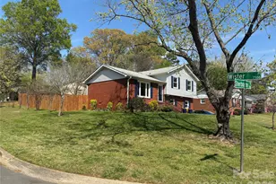 7148 Sherbourne Dr, Charlotte, NC 28210 - Photo 2