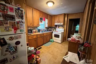 928 Bost St, Albemarle, NC 28001 - Photo 6