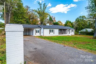 908 13th St NW, Conover, NC 28613 - Photo 2
