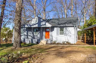 2854 Burbank Dr, Charlotte, NC 28216 - Photo 1