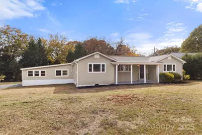 148 Shinnville Road, Mooresville, NC 28115 - Photo 2