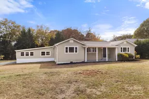 148 Shinnville Rd, Mooresville, NC 28115 - Photo 2