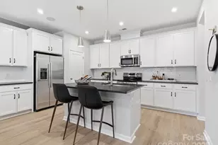 8430 Discovery Ln, Charlotte, NC 28216 - Photo 8