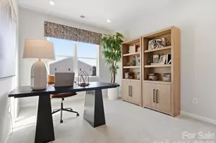 8430 Discovery Ln, Charlotte, NC 28216 - Photo 22