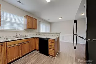 5549 Peachwood Dr, Charlotte, NC 28216 - Photo 8