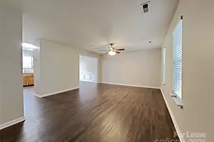 5549 Peachwood Dr, Charlotte, NC 28216 - Photo 6