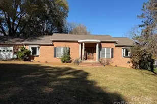 991 36th Ave Ct NE, Hickory, NC 28601 - Photo 1