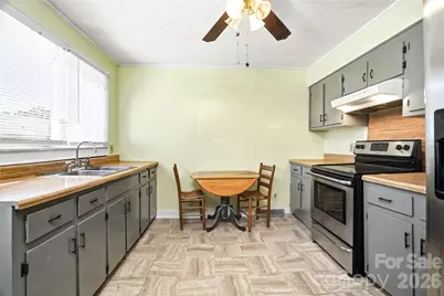 116 E Boston Avenue, Bessemer City, NC 28016 - Photo 14