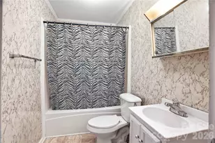 116 E Boston Ave, Bessemer City, NC 28016 - Photo 18