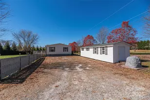 31 Little Hungry Rd, Hendersonville, NC 28792 - Photo 4