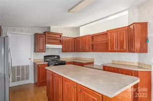 31 Little Hungry Rd, Hendersonville, NC 28792 - Photo 14