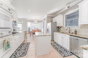 5105 Downing Creek Dr, Charlotte, NC 28269 - Photo 2