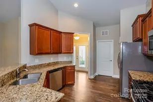 124 Bunker Hill Ln, Statesville, NC 28677 - Photo 4