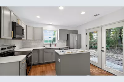 5921 Cougar Lane, Charlotte, NC 28269 - Photo 10