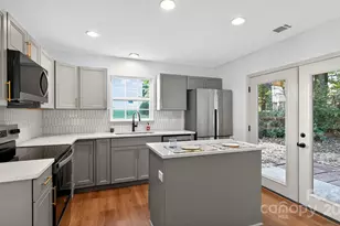 5921 Cougar Ln, Charlotte, NC 28269 - Photo 10