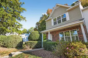 5921 Cougar Ln, Charlotte, NC 28269 - Photo 2