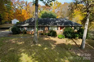10802 Chestnut Hill Dr, Matthews, NC 28105 - Photo 1
