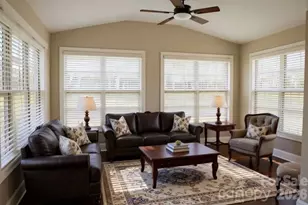 4624 Pebble Run Dr, Matthews, NC 28105 - Photo 10