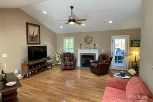 4040 Hereford Ln, Dallas, NC 28034 - Photo 10