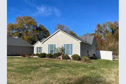 4040 Hereford Lane, Dallas, NC 28034 - Photo 2