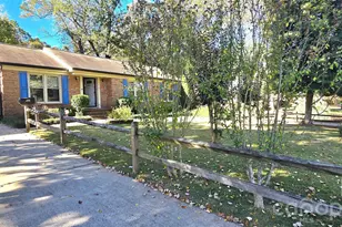 3416 Denson Pl, Charlotte, NC 28215 - Photo 2