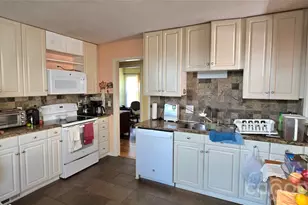 3416 Denson Pl, Charlotte, NC 28215 - Photo 14