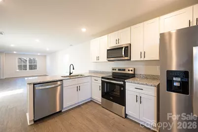 21 8th Avenue Drive SE #5, Hickory, NC 28602 - Photo 4