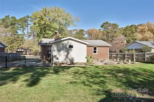 1514 Briarfield Dr, Charlotte, NC 28205 - Photo 26