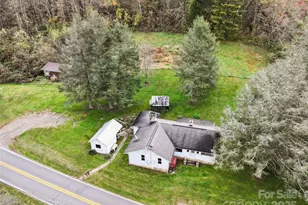 1906 Ratcliff Cove Rd, Waynesville, NC 28786 - Photo 2